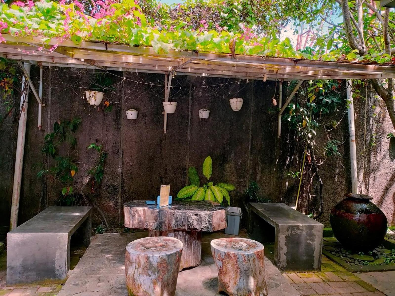 Jeng Tini Guest House Bogor Exterior foto